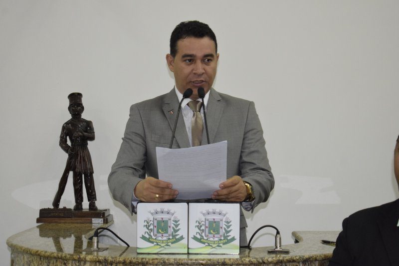 Vereador acusa secretário de saúde de descumprir ordem judicial