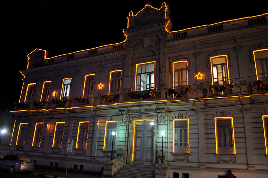 Prefeitura de Feira deve gastar mais de 700 mil reais para iluminação e decoração natalina em 2023