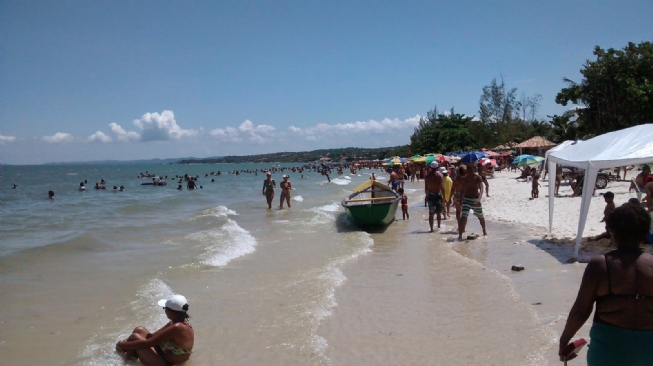 Prefeitura proíbe visitantes na praia de Cabuçu