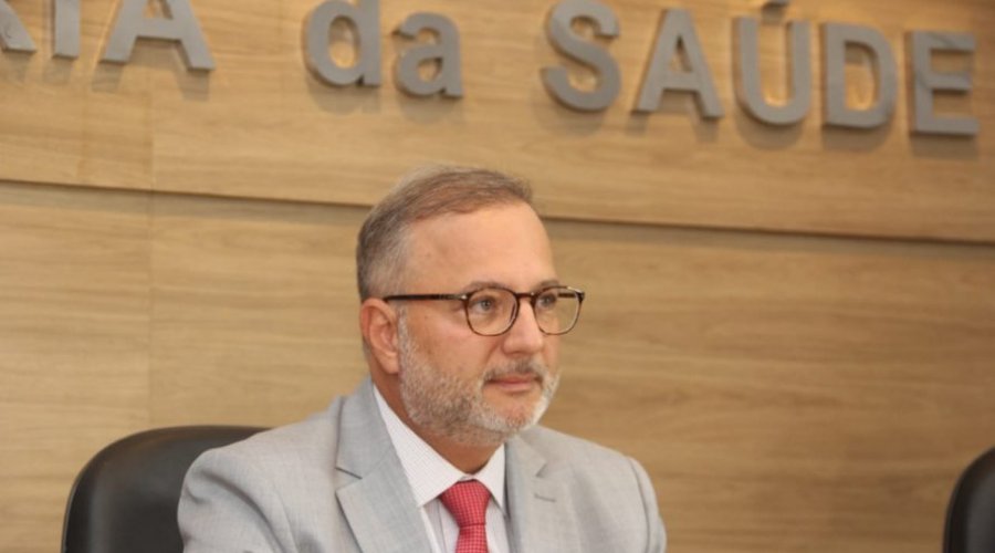 Secretário de Saúde diz que repreendeu envolvidos em evento de vacinação no HGCA