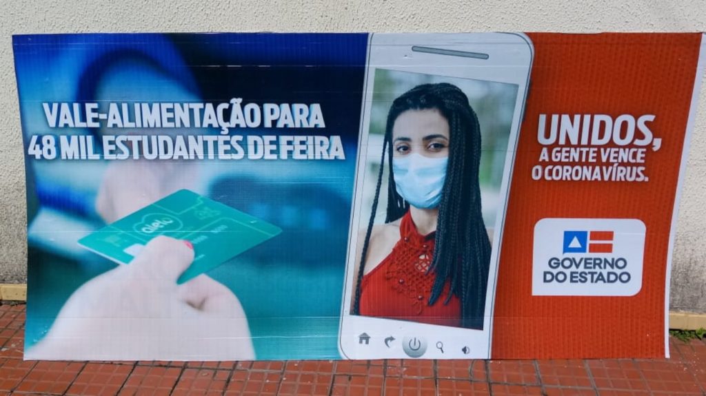 Prefeitura de Feira recolhe peças publicitárias do Governo instaladas indevidamente