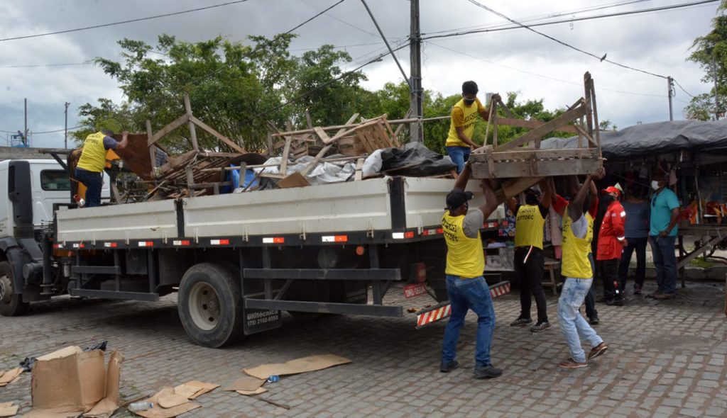 TJ manda Prefeitura de Feira parar retirada de barracas