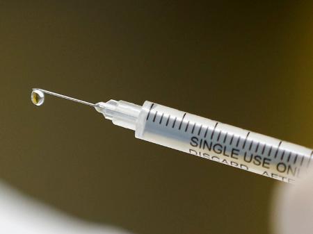 Prefeitura de Feira divulga lista de hospitais que receberam vacina, mas nega lista de profissionais imunizados