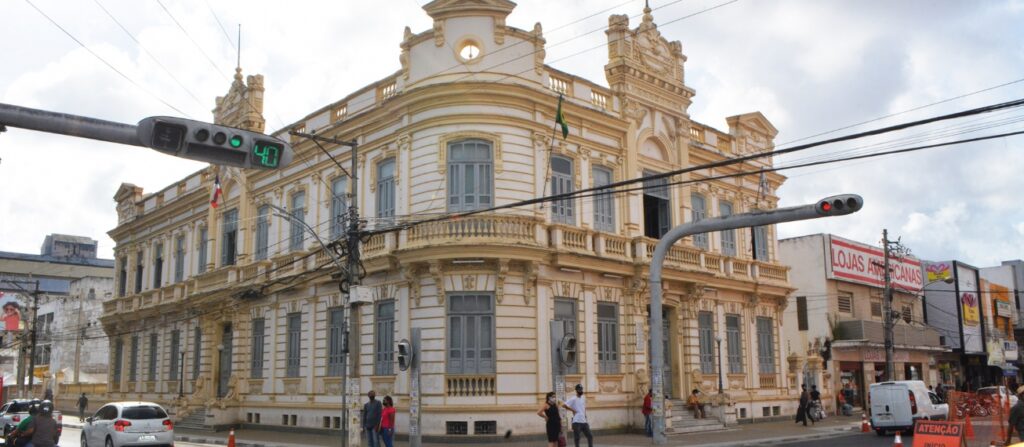 Prefeitura de Feira vai restringir atendimento público