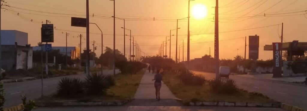 Avenida Nóide Cerqueira interditada para diversão de crianças e adultos aos domingos