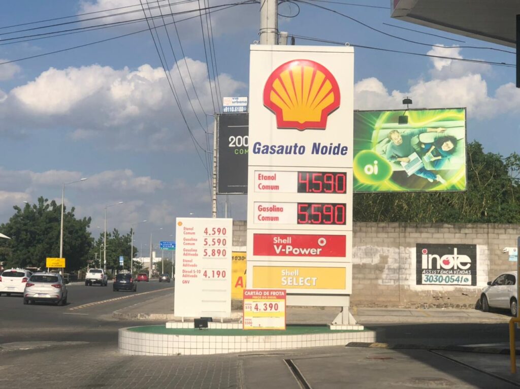 Gasolina se aproxima de R$ 6,00 o litro em Feira de Santana