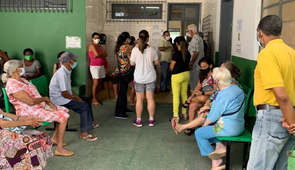 Idosos com 75 anos ou mais podem agendar vacinação em Feira de Santana