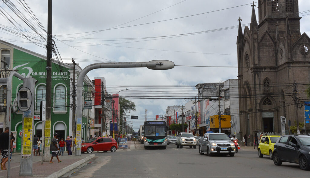 Decreto autoriza o comércio de Feira a funcionar domingo