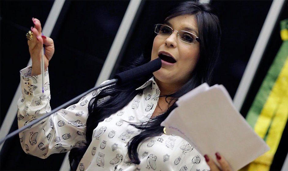 Dayane Pimentel revela convites para disputar Prefeitura de Feira e afirma: “2024 vai ser uma disputa boa”