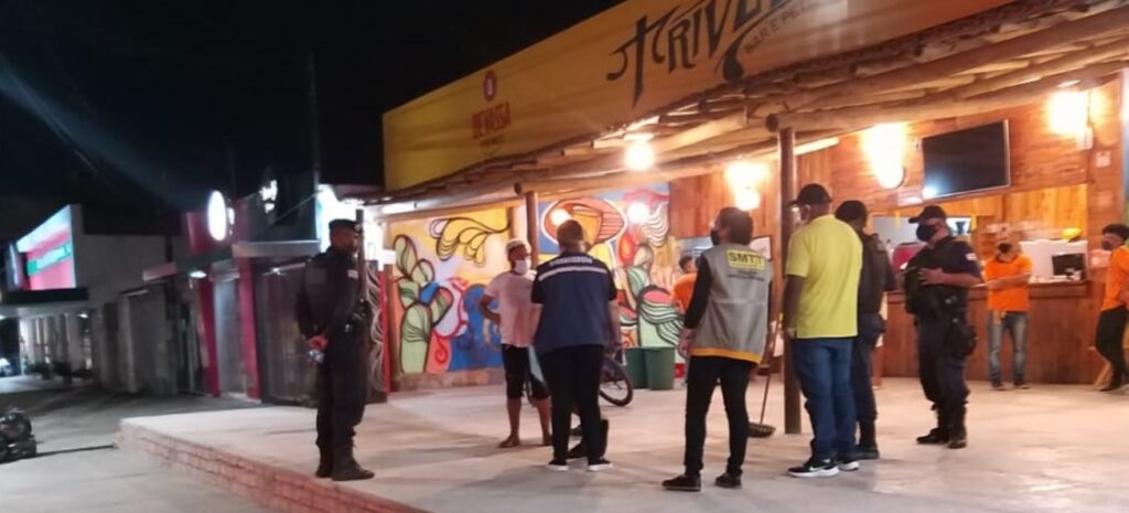 Prefeitura de Feira interdita Bar do Ula e Petiscaria Trivela por aglomeração