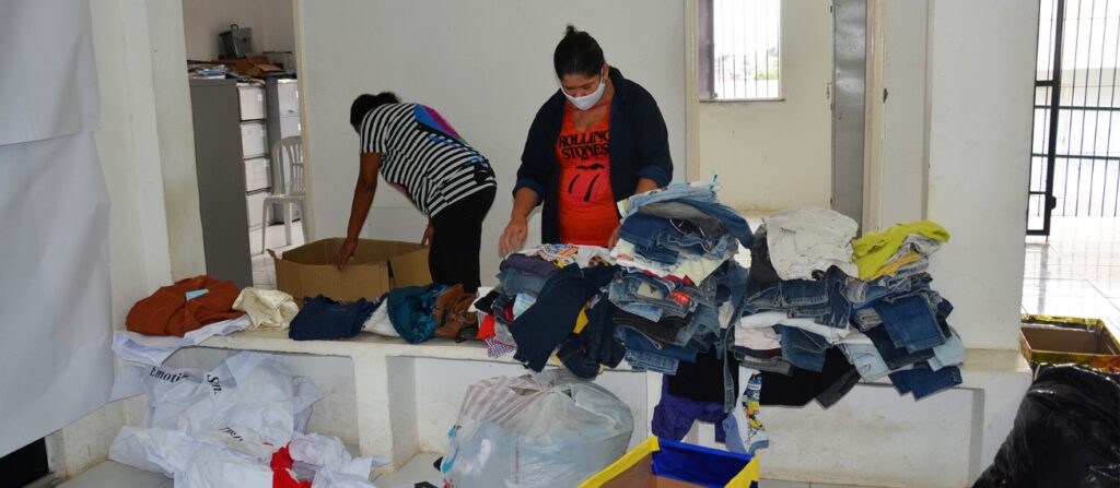 Varal Solidário arrecada agasalhos e cobertores para pessoas em situação de rua