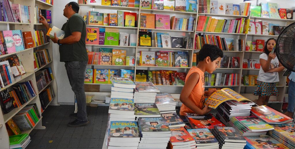 Estudantes de Feira vão receber vales-livros na 15ª edição da FLIFS