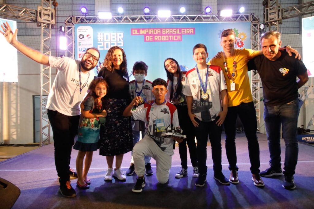 Estudantes de Feira conquistam vaga em campeonato nacional de robótica