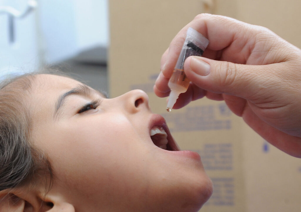 Saiba onde encontrar vacina contra a paralisia infantil em Feira de Santana