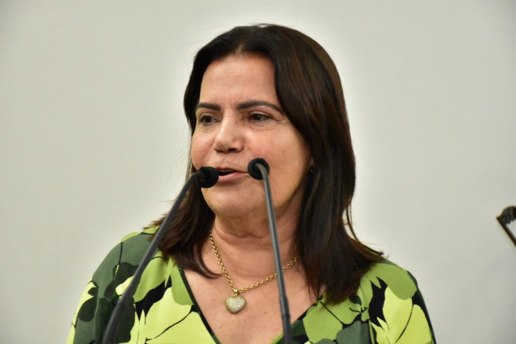 Presidente da Câmara de Feira, Eremita revela que não foi procurada por candidatos da terra