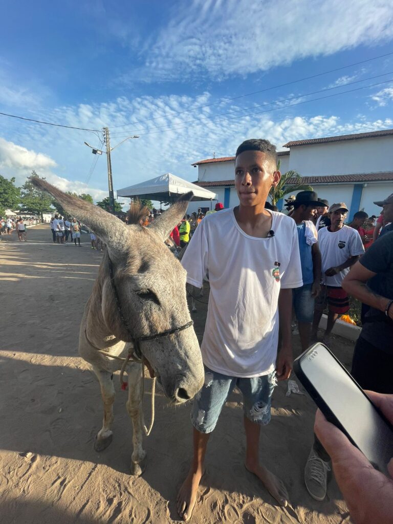 Jovem de 17 anos vence tradicional Corrida de Jegue de Afligidos