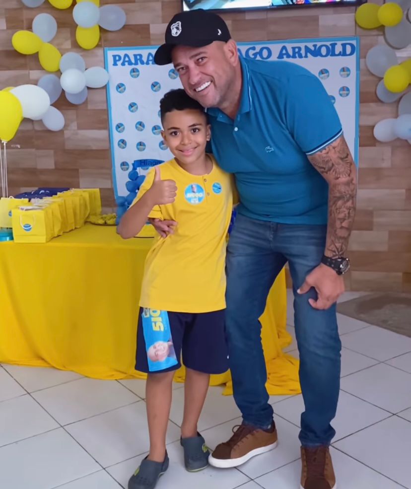 Em Feira, criança de oito anos decide comemorar aniversário com o tema de Binho Galinha