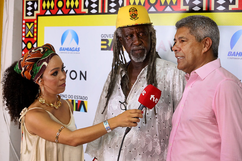Jerônimo Rodrigues prestigia a 42ª Noite da Beleza Negra, realizada pelo bloco afro Ilê Aiyê, em Salvador