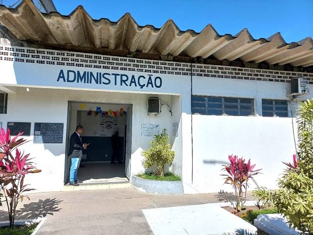 Igreja Católica e OAB Feira visitam Presídio Regional nesta quinta