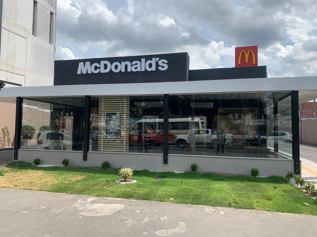 McDonald’s em Feira de Santana celebra 10 anos com reinauguração e novidades