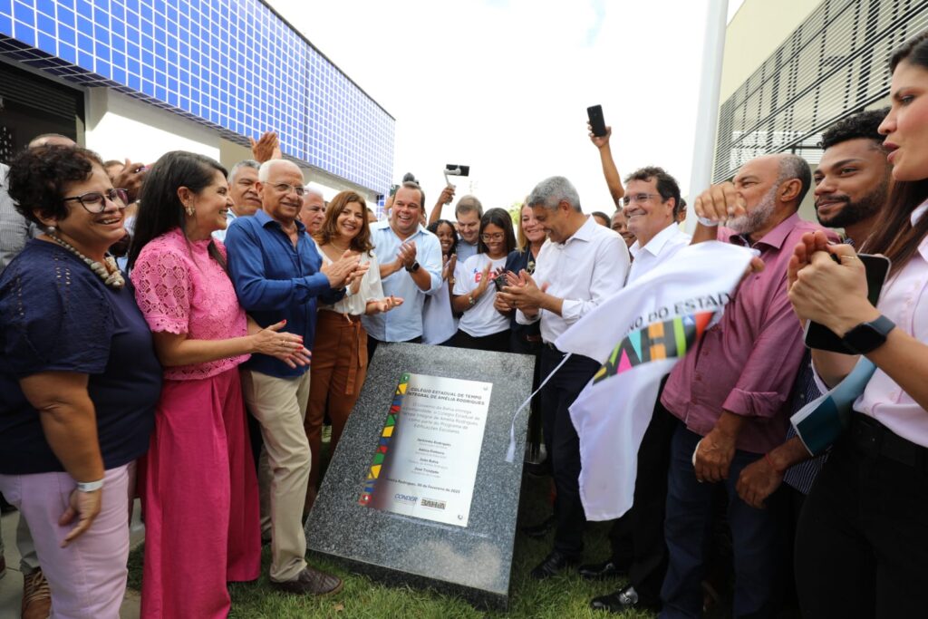 Em aula inaugural, Jerônimo anuncia abertura de escolas estaduais nos fins de semana