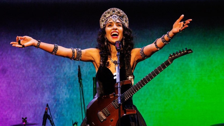 Depois de 30 anos de espera, Feira de Santana recebe show da cantora Marisa Monte