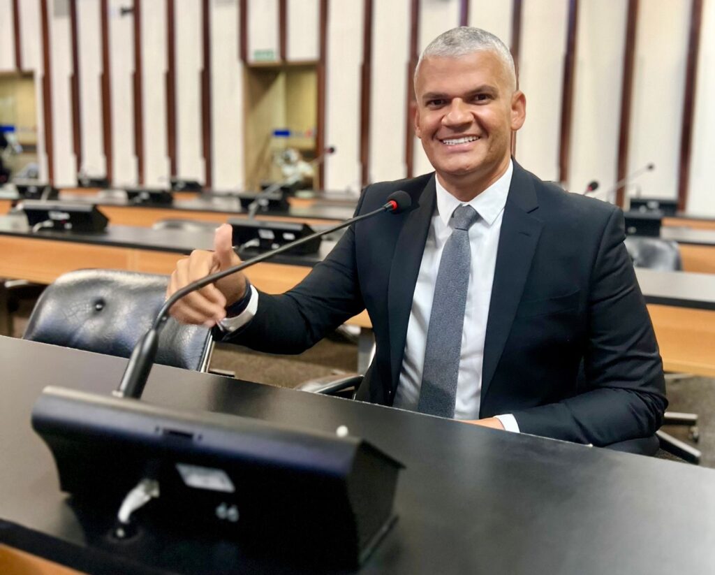 Deputado Pablo Roberto critica pedido da secretária de educação para que professores trabalhem voluntariamente