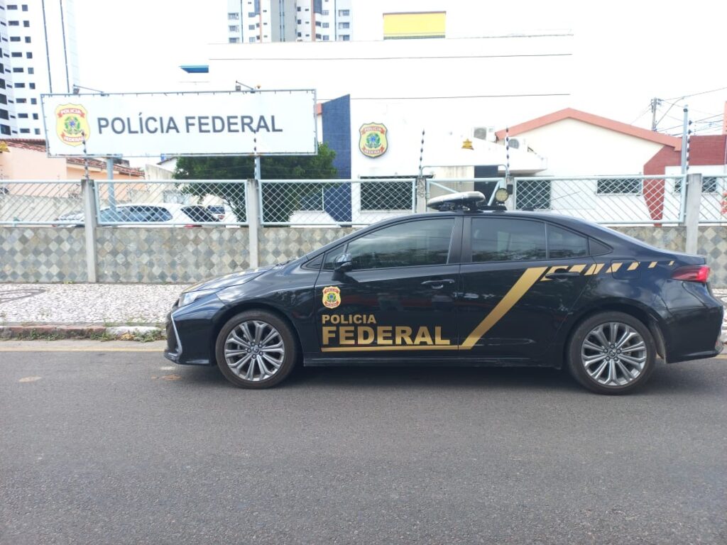 PF faz operação em Feira de Santana para identificar participantes de ataques antidemocráticos; ex-vereador é um dos alvos