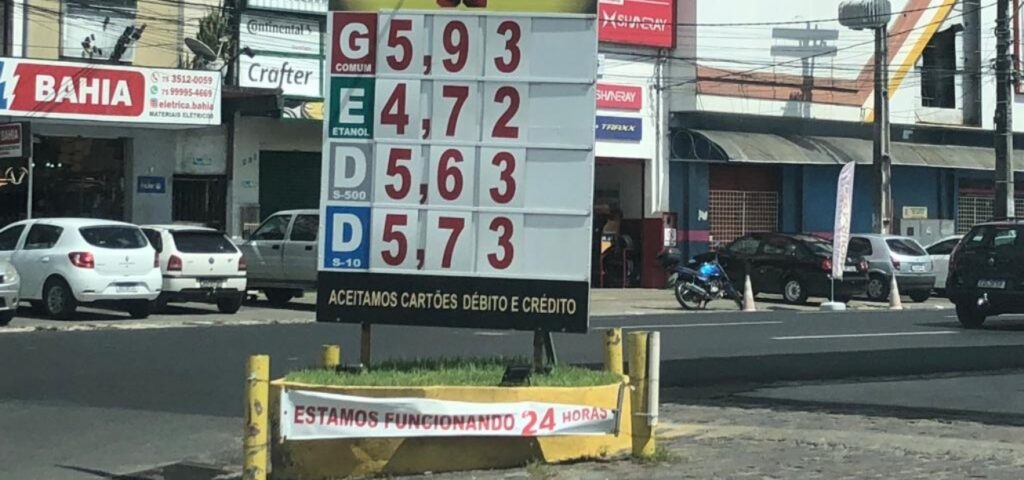 Postos de combustíveis em Feira de Santana reduzem preços após fiscalização do Procon
