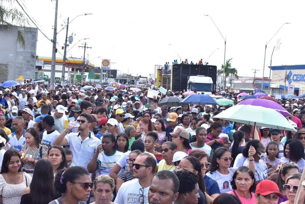 Caminhada do Perdão volta a acontecer em Feira, reunindo milhares de fiéis