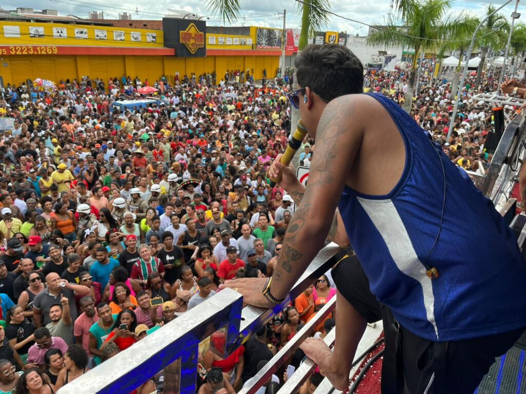 Secretário de Cultura confirma Thiago Aquino no arrastão da Micareta de Feira 2024