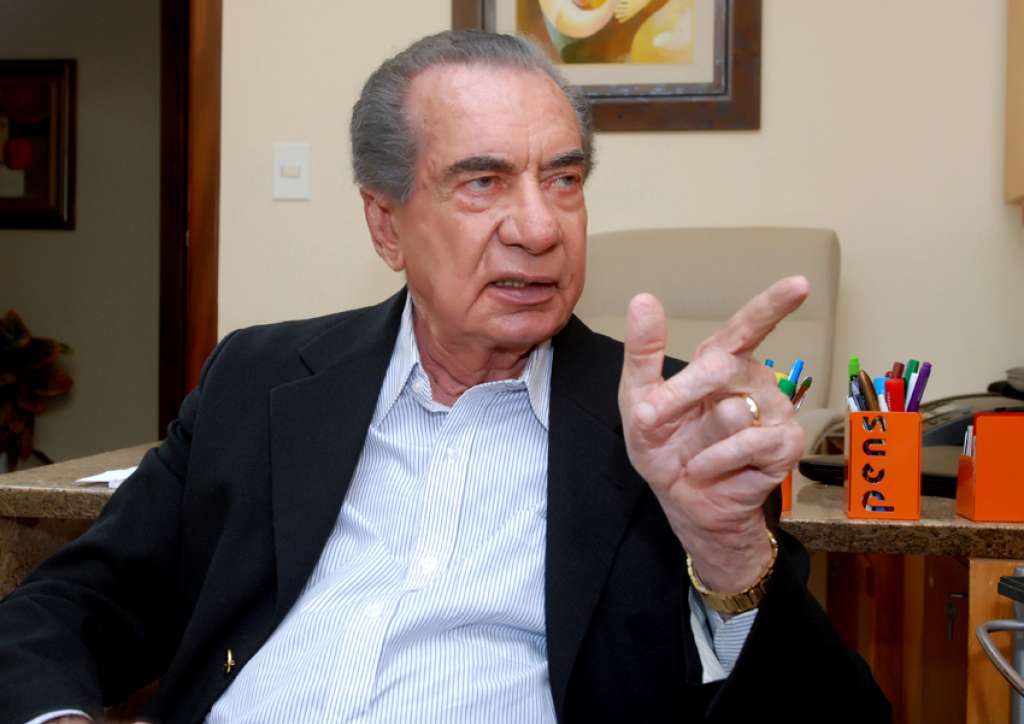 Maior político feirense em vida, João Durval Carneiro completa 94 anos; políticos prestam homenagens