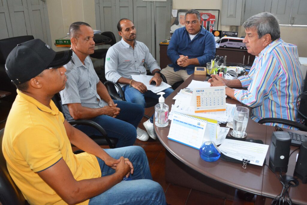 Colbert se reúne com dirigentes de Associação que administra o Feiraguay
