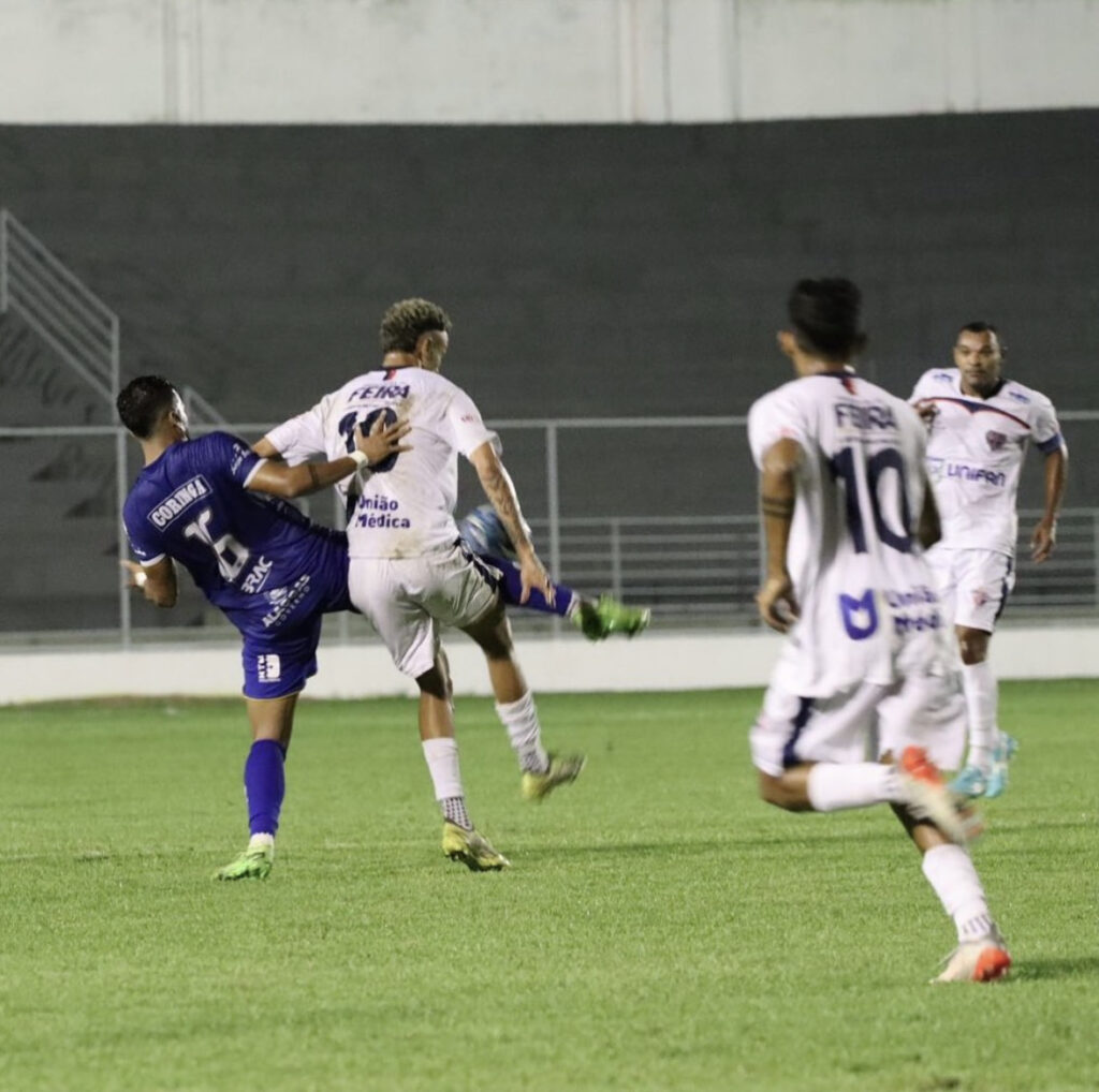 Fora de casa, Bahia de Feira empata com o Cruzeiro de Arapiraca em 0 a 0, mas segue no G4