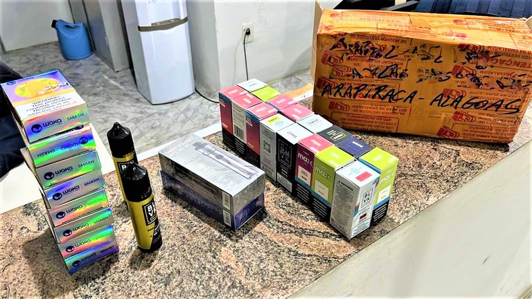 Cigarros eletrônicos contrabandeados são apreendidos na BR-116 em Feira