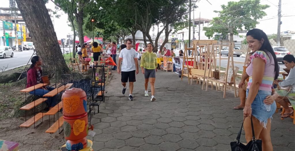 Feira de artes e antiguidades neste domingo na avenida Getúlio Vargas