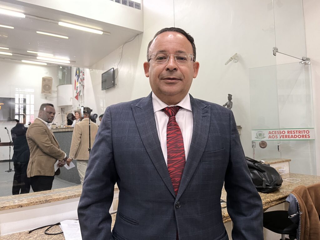 Vereador propõe a colegas denúncia no Ministério Público sobre emendas impositivas não pagas pela gestão de Colbert