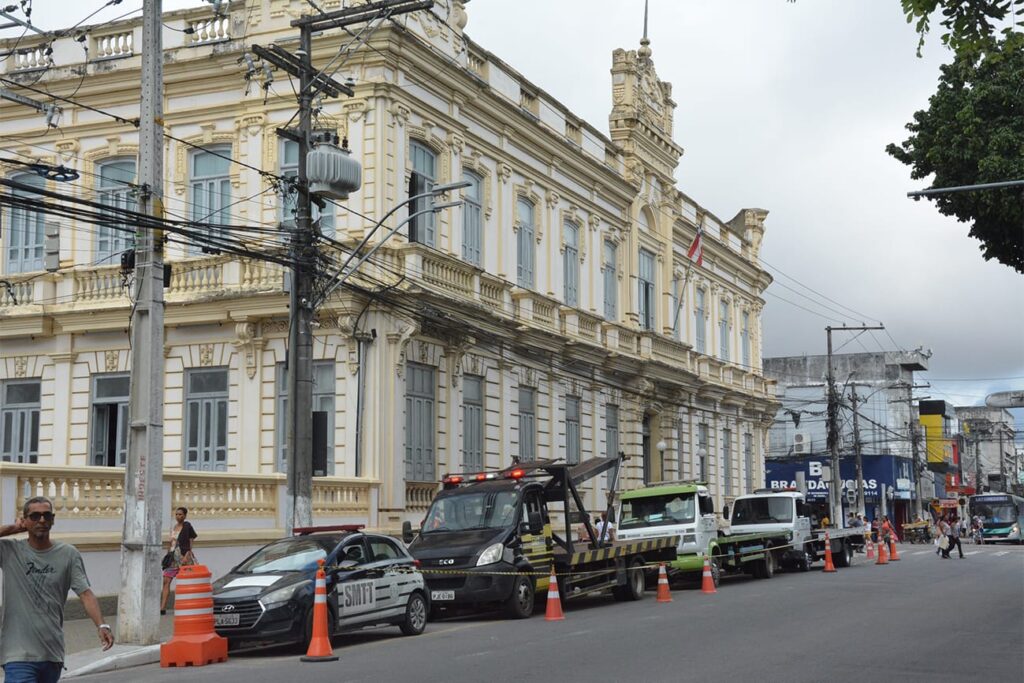 SMT de Feira firma convênio e vai poder usar pátios e equipamentos do Detran