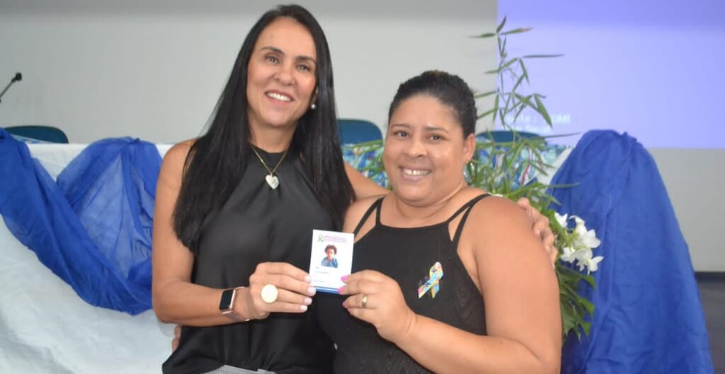 Prefeitura de Feira entrega as primeiras carteiras de identificação a pessoas com autismo