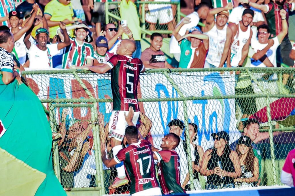 Flu de Feira bate Colo-Colo e assume a liderança da Série B do Baiano