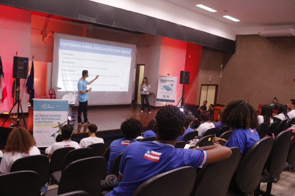 Em Feira de Santana, evento de inovação convida estudantes a criar soluções pela diversidade nas organizações