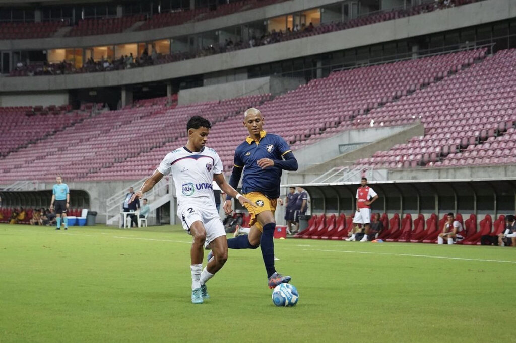 Após nove jogos sem perder, Bahia de Feira é superado pelo Retrô, mas segue vice-líder