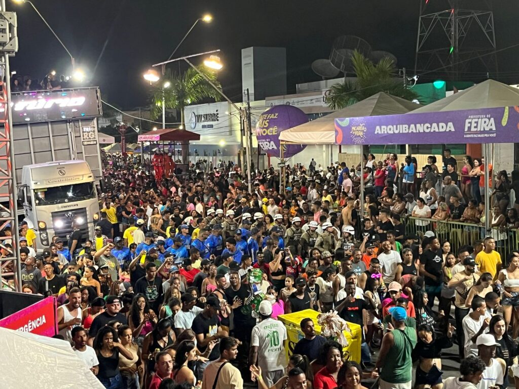 Governo do Estado sanciona lei que proíbe utilização de ‘pistolas de água’ durante festas de rua na Bahia