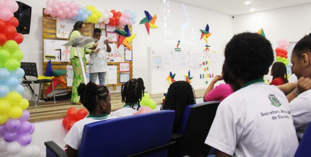 Estudantes de escolas municipais são premiados em projeto de combate ao trabalho infantil