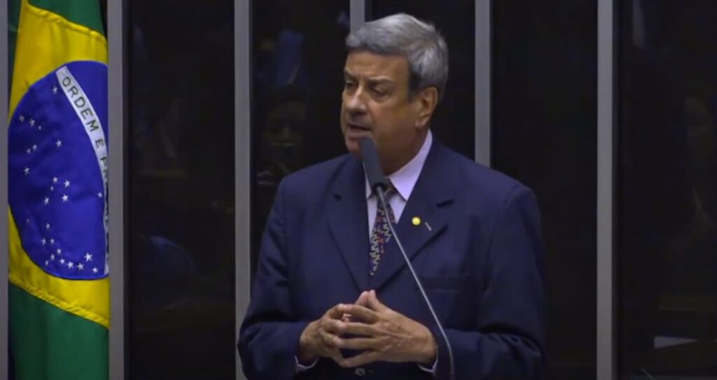 Em Brasília, prefeito Colbert Filho defende redução de impostos e mais investimentos para Feira