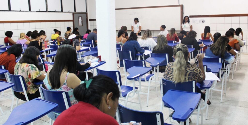 Prova do REDA para professor temporário em Feira de Santana teve 3.200 candidatos