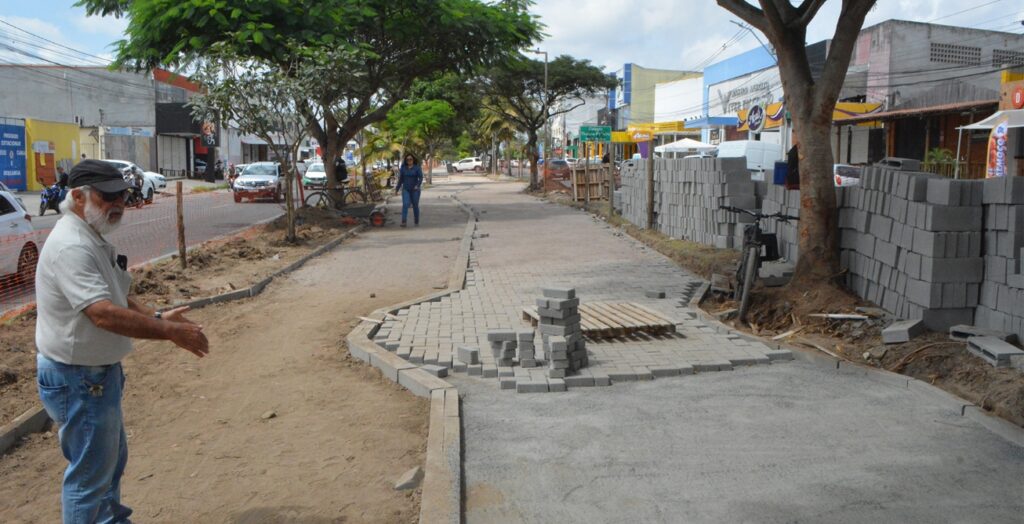 Por ciclovia, árvores serão manejadas no canteiro da avenida Fraga Maia