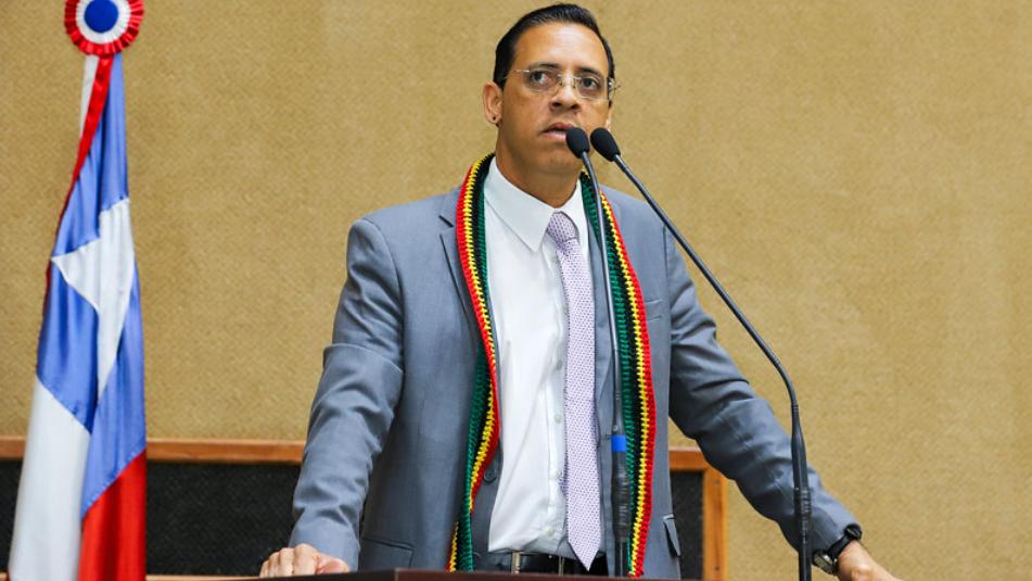 Deputado protocola indicação para implantação de trem de passageiros entre Feira de Santana, Salvador e Alagoinhas