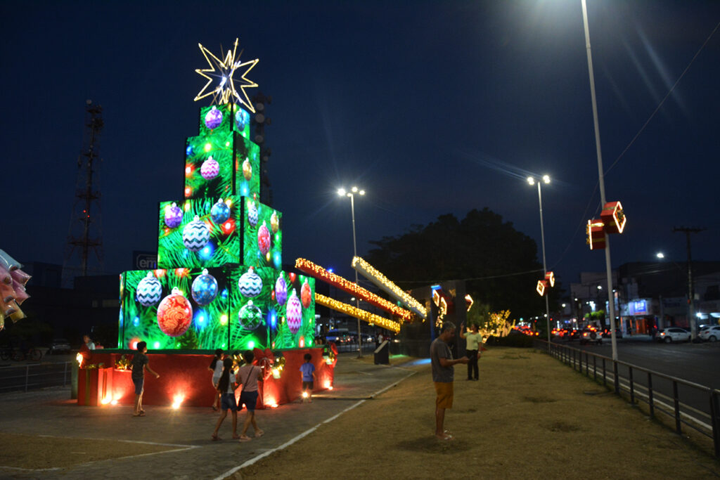 Comércio de Feira terá horário estendido durante o período natalino