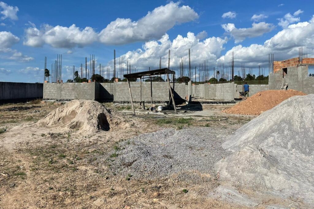 Com promessa de entrega para setembro, obra da UPA de Humildes é retomada